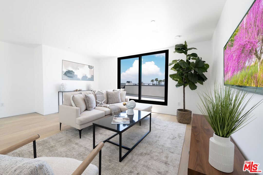 MLS #25582153 image #14