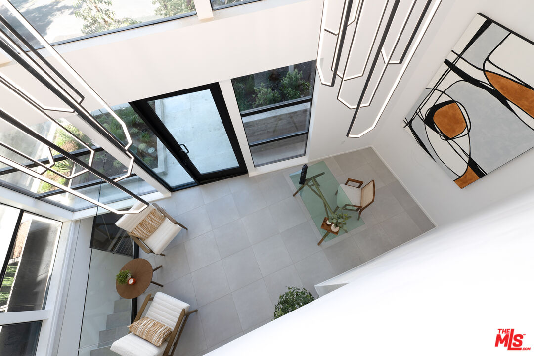 MLS #25582153 image #2