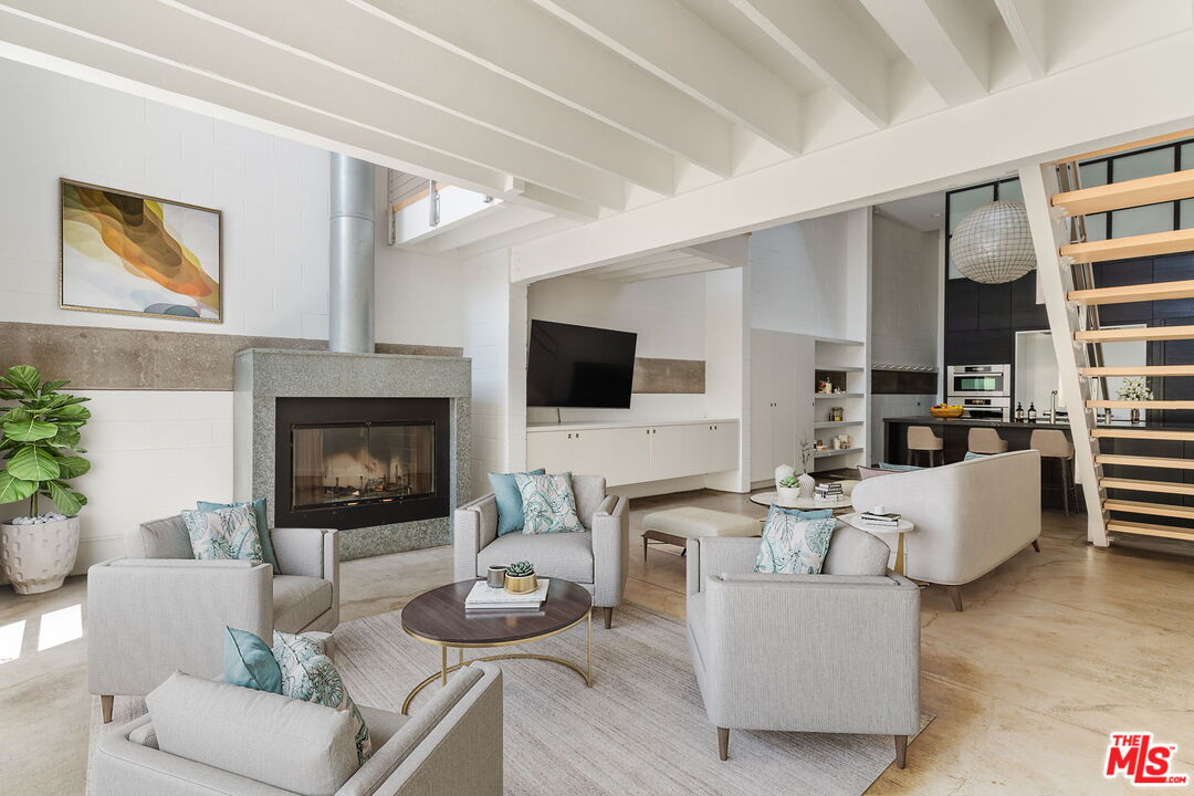 MLS #25582237 image #0