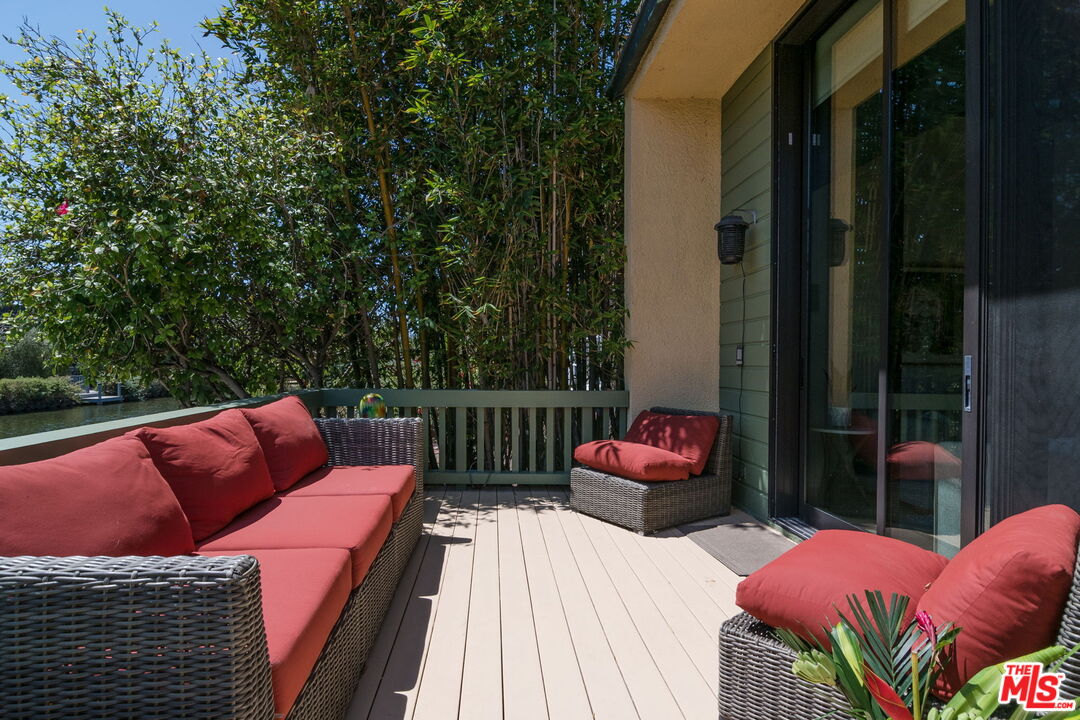 MLS #25582413 image #24