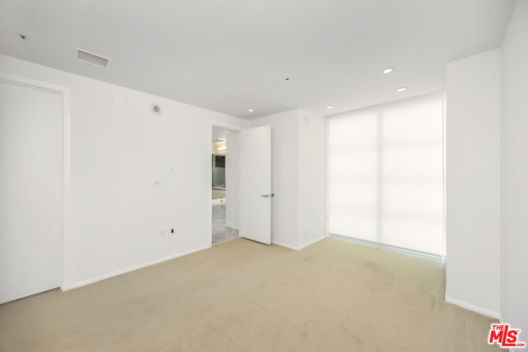 MLS #25582429 image #21