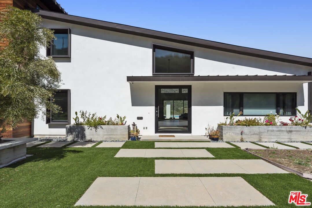 MLS #25583067 image #1