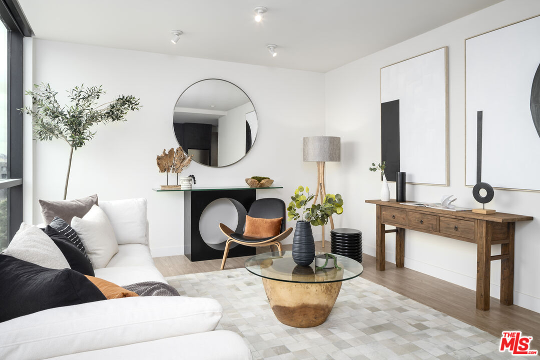 MLS #25583147 image #1