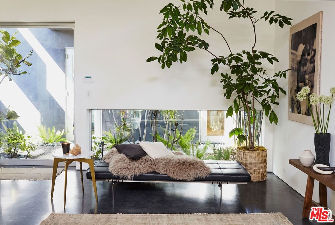 MLS #25583221 image #3