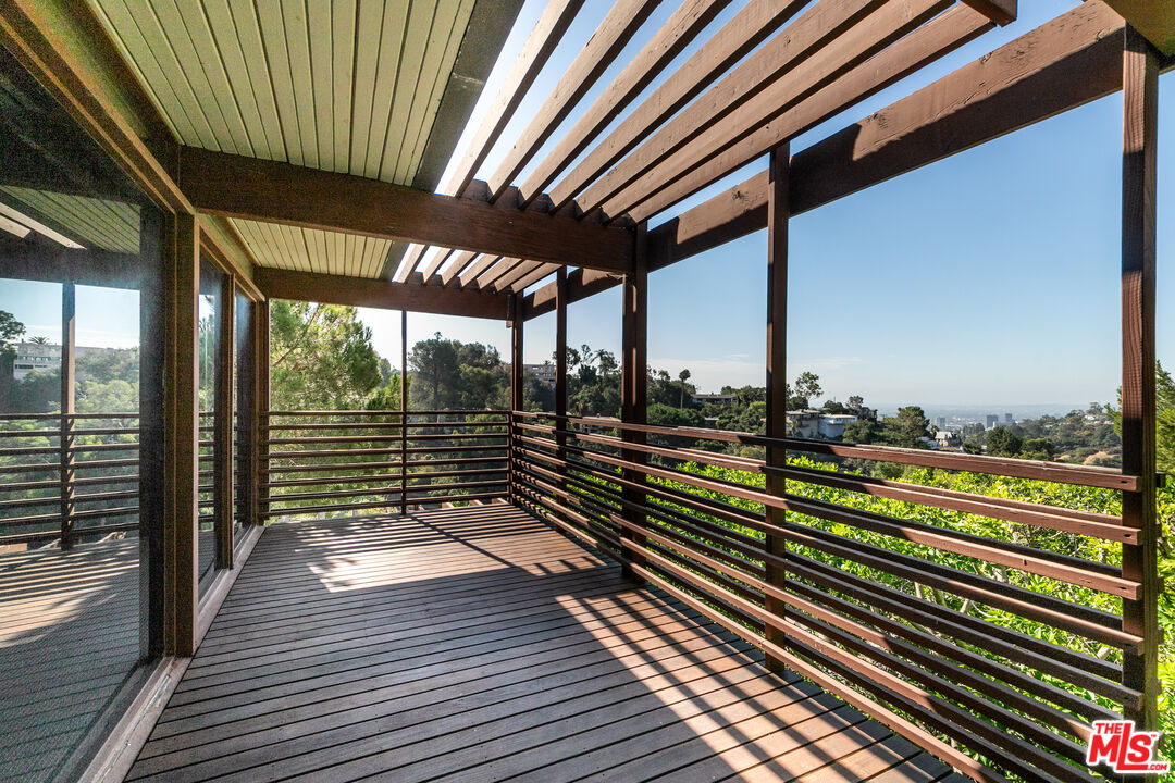 MLS #25583417 image #17