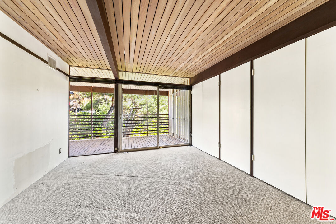 MLS #25583417 image #24