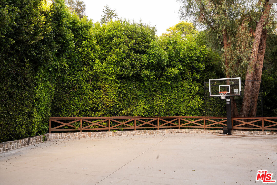 MLS #25583517 image #16