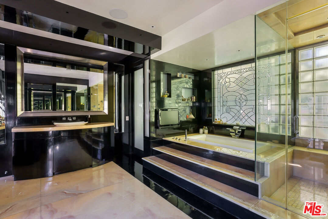 MLS #25583997 image #21