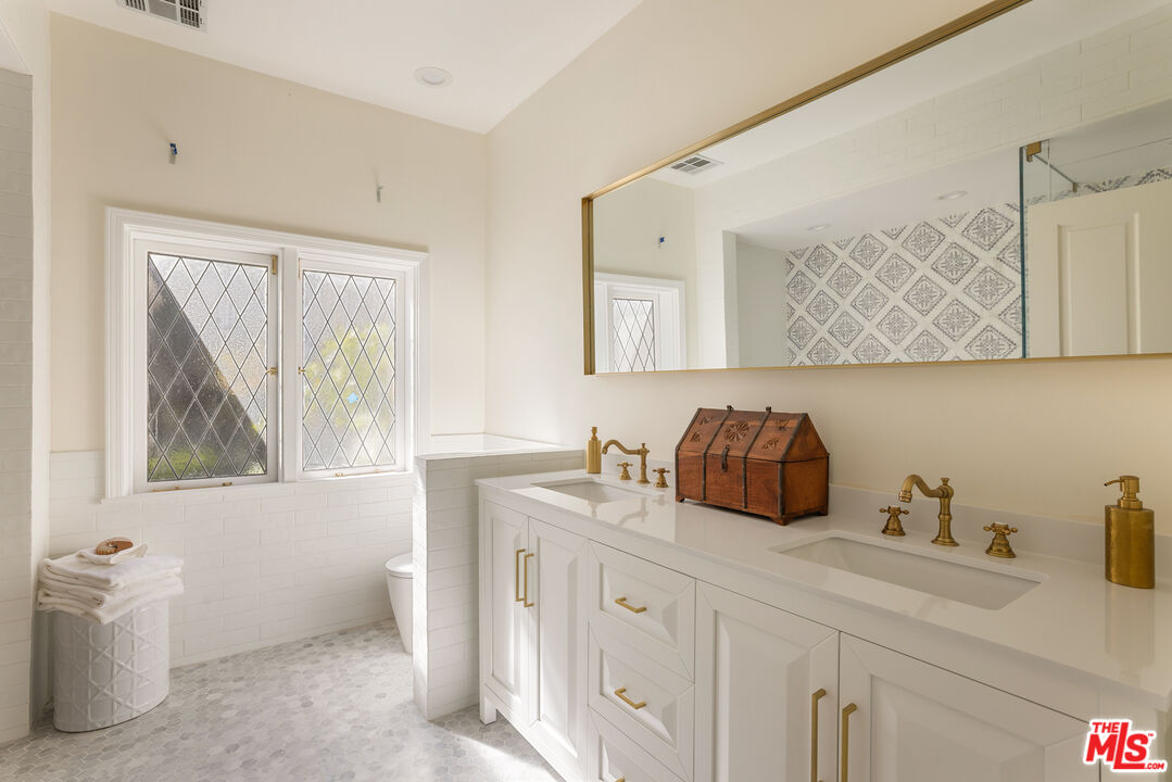 MLS #25583997 image #25