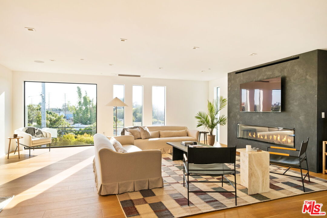 MLS #25584147 image #3