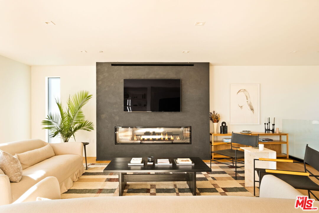 MLS #25584147 image #4