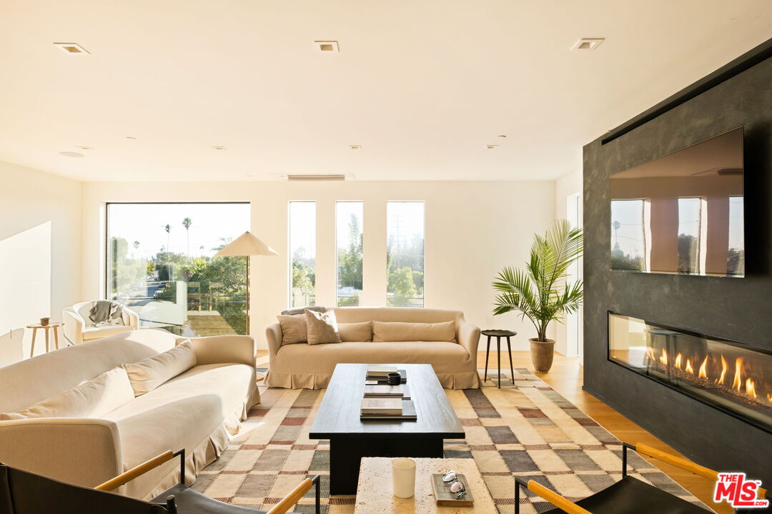 MLS #25584147 image #5