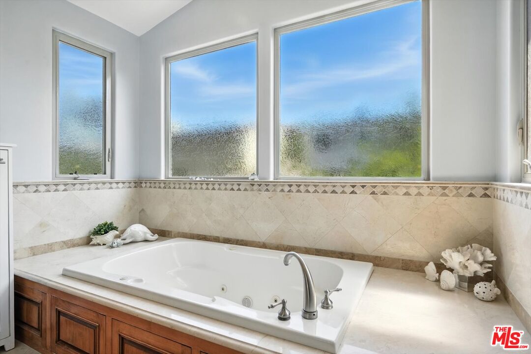 MLS #25584821 image #32