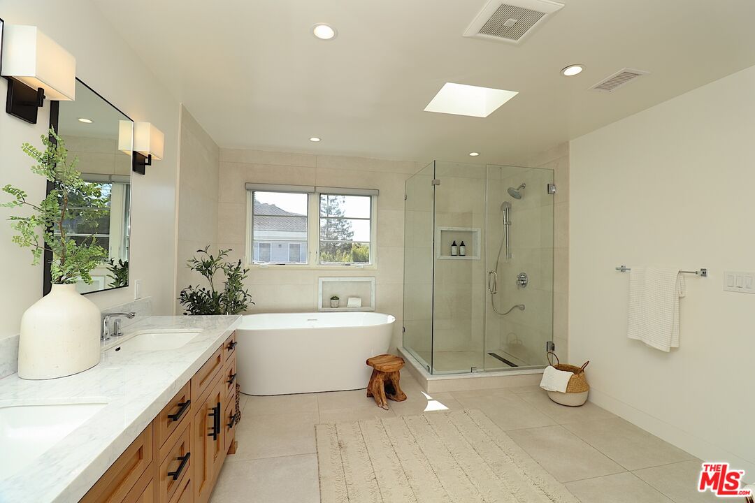 MLS #25584853 image #33