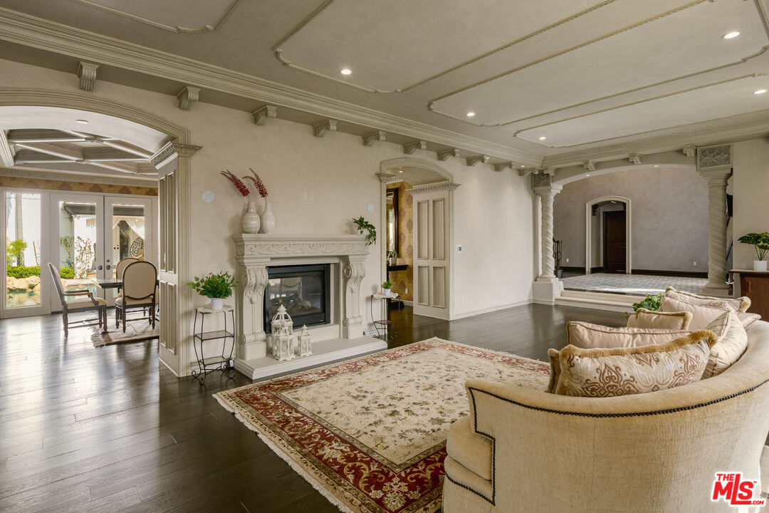 MLS #25585075 image #1