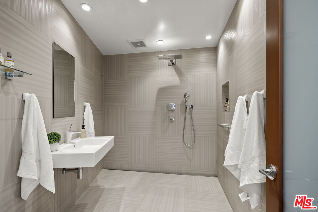 MLS #25585293 image #25