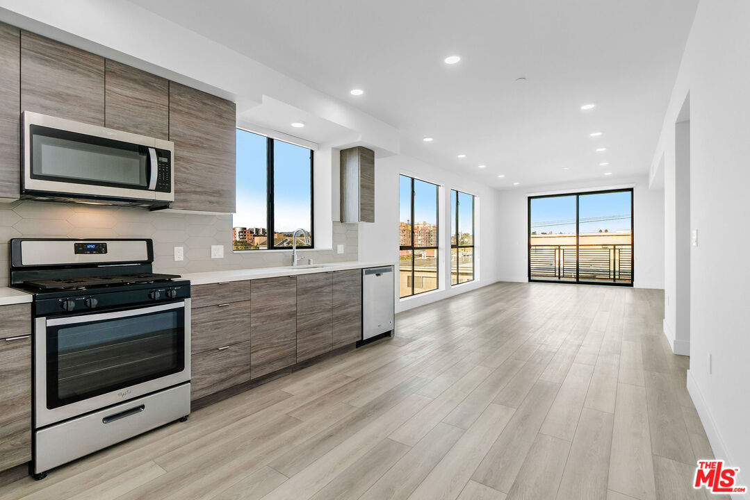 MLS #25585315 image #24