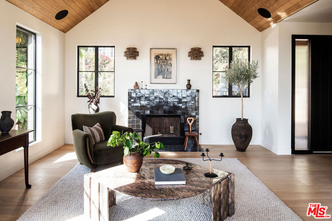 MLS #25585443 image #10