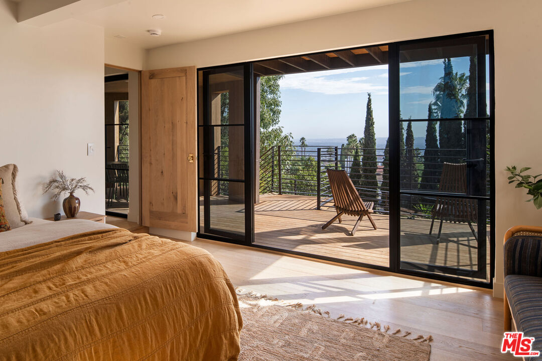 MLS #25585443 image #14