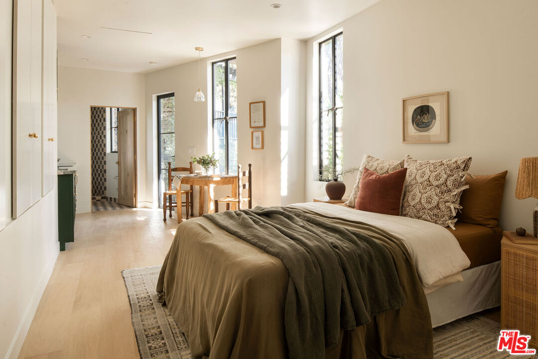 MLS #25585443 image #22