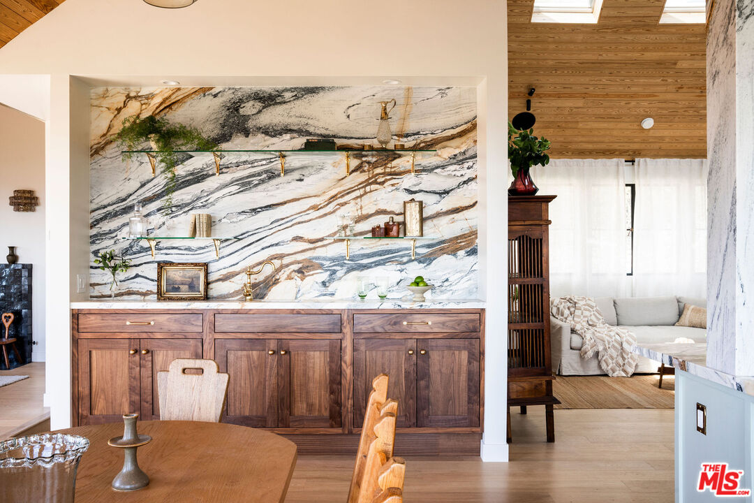 MLS #25585443 image #5