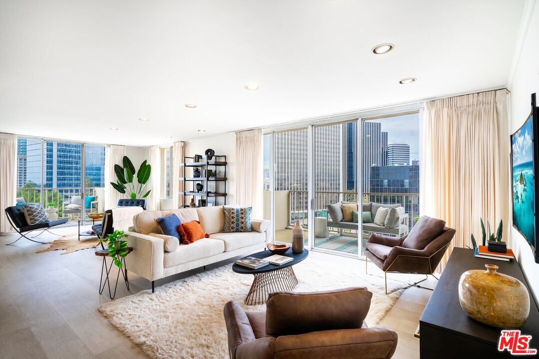 MLS #25585505 image #2