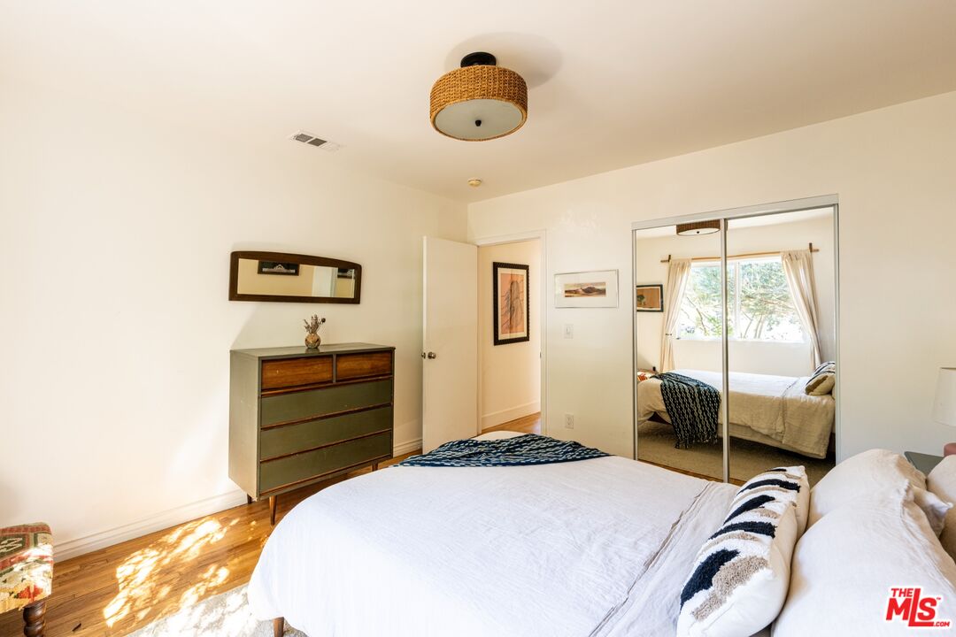 MLS #25585629 image #24