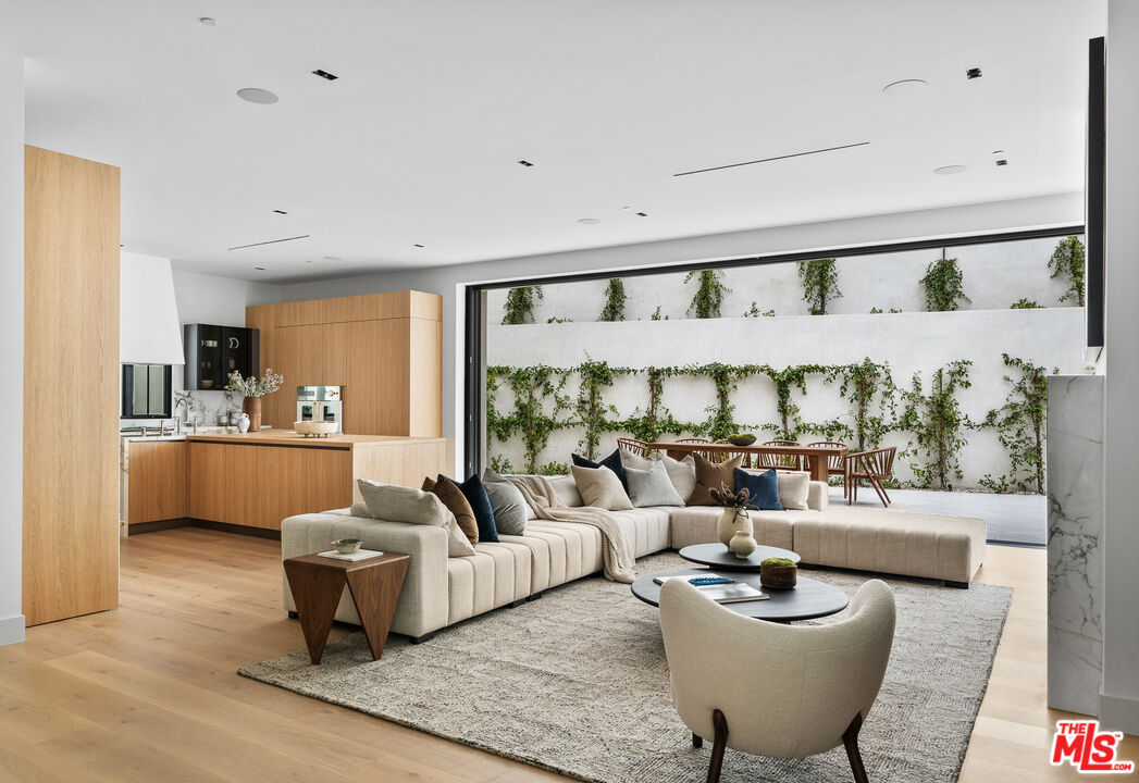 MLS #25585759 image #22