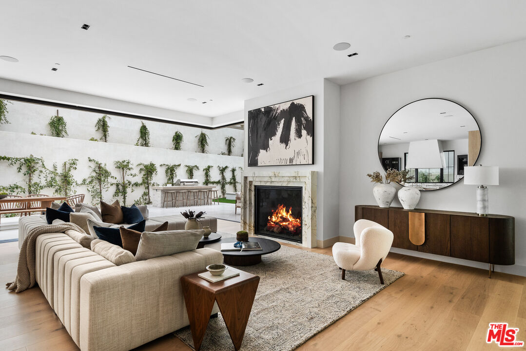 MLS #25585759 image #23