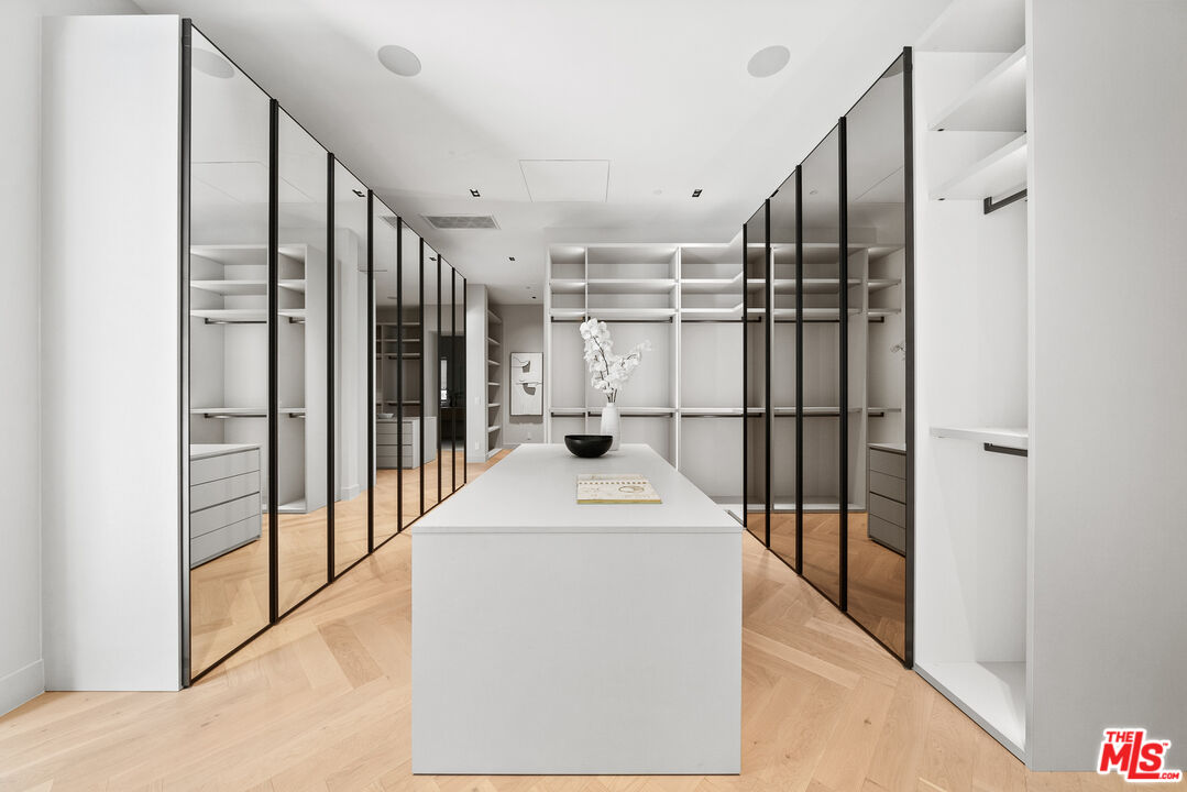 MLS #25585759 image #40