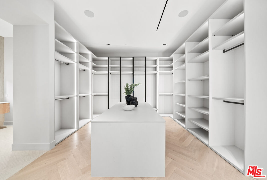 MLS #25585759 image #44