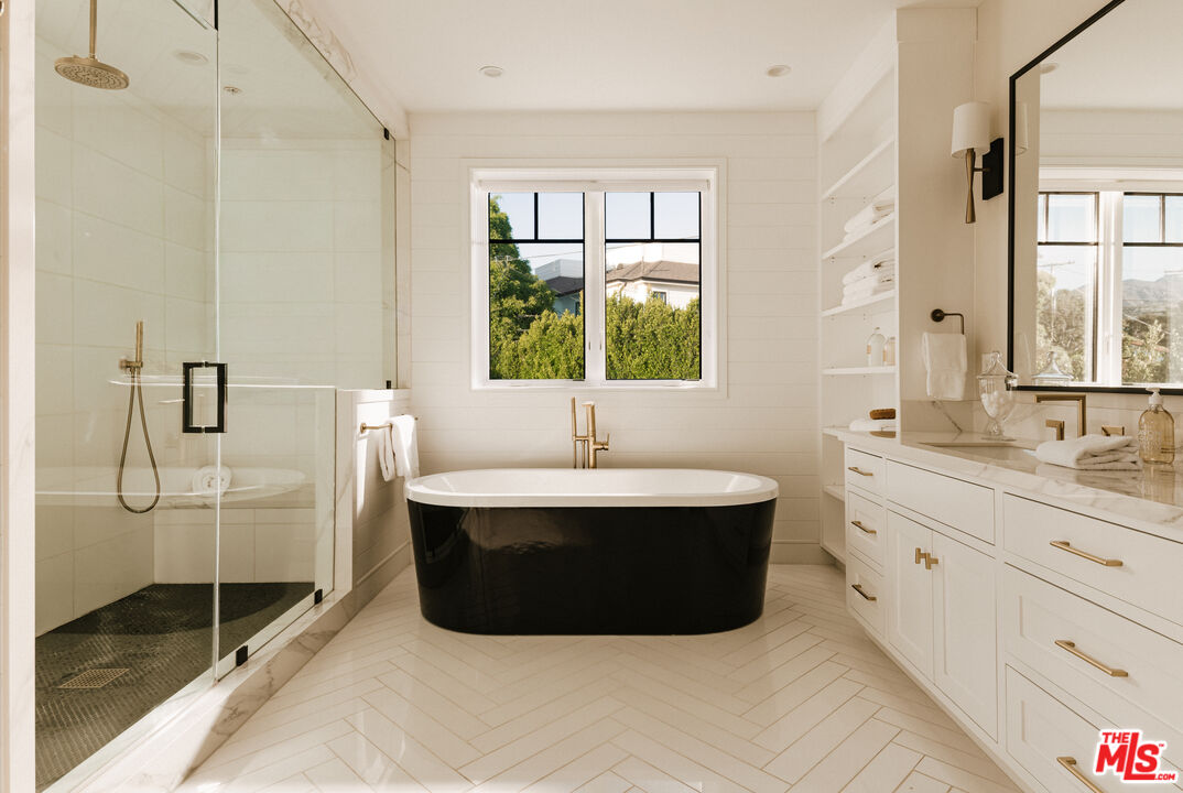 MLS #25585813 image #12