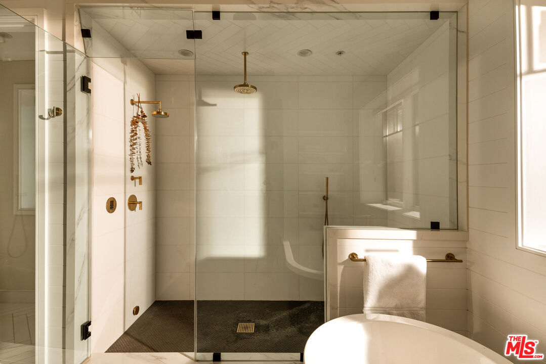 MLS #25585813 image #13