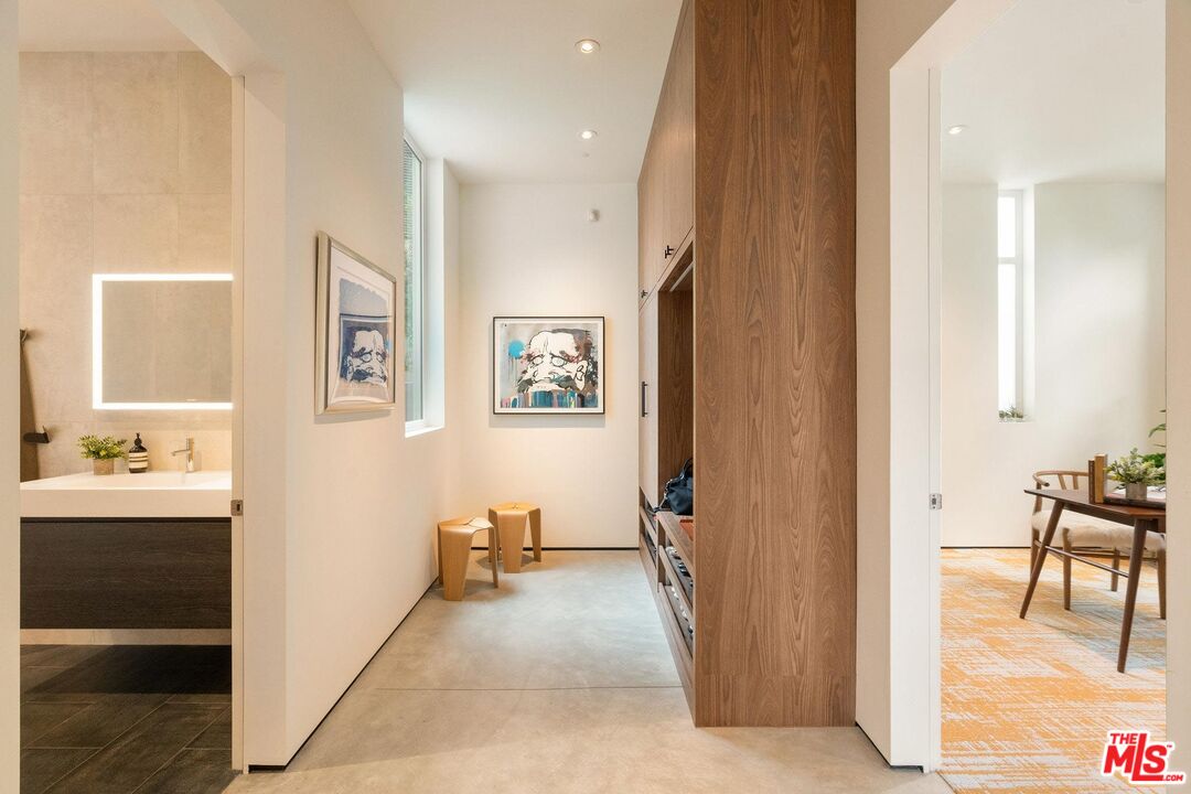 MLS #25585915 image #24