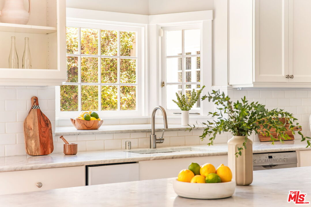 MLS #25585925 image #15