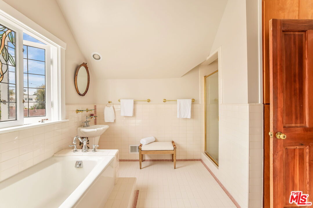 MLS #25585925 image #27