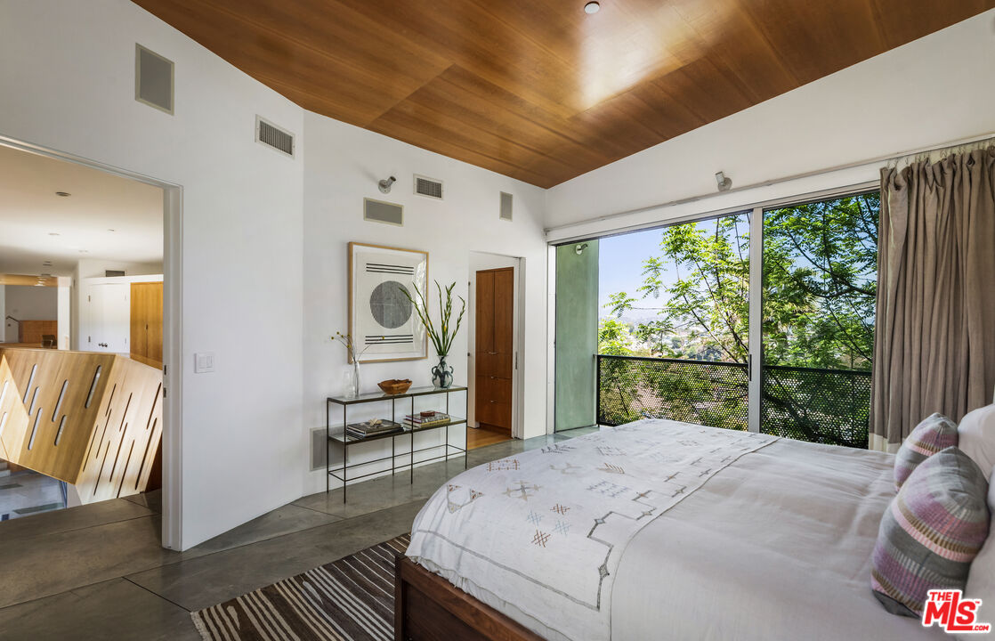 MLS #25585993 image #17