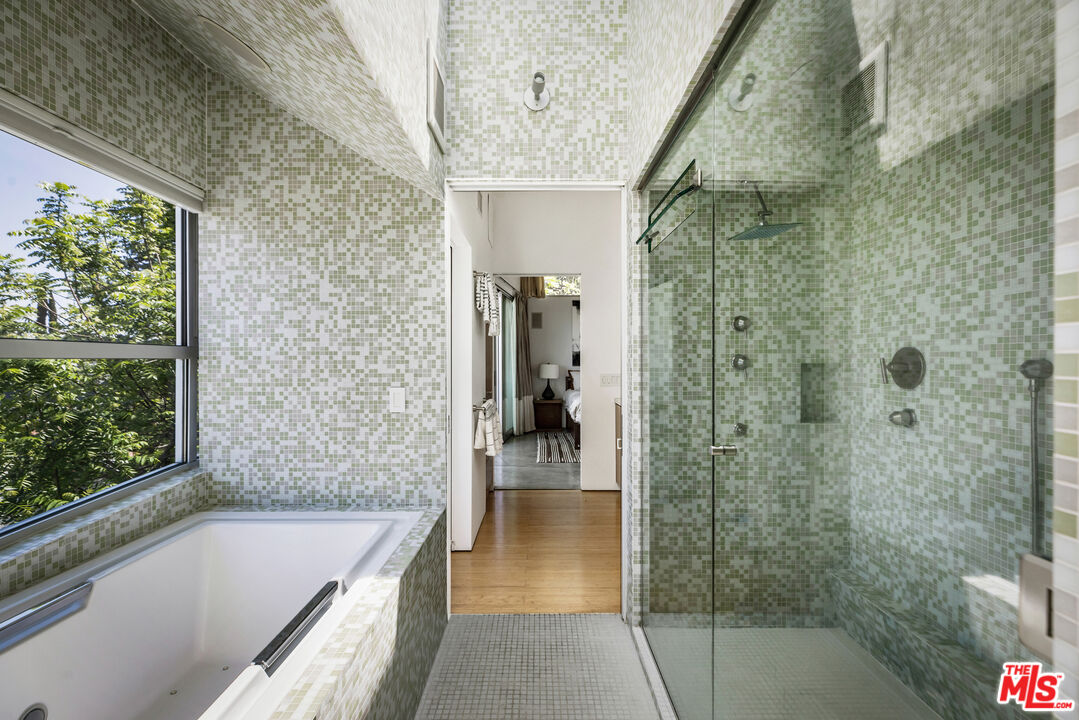 MLS #25585993 image #21