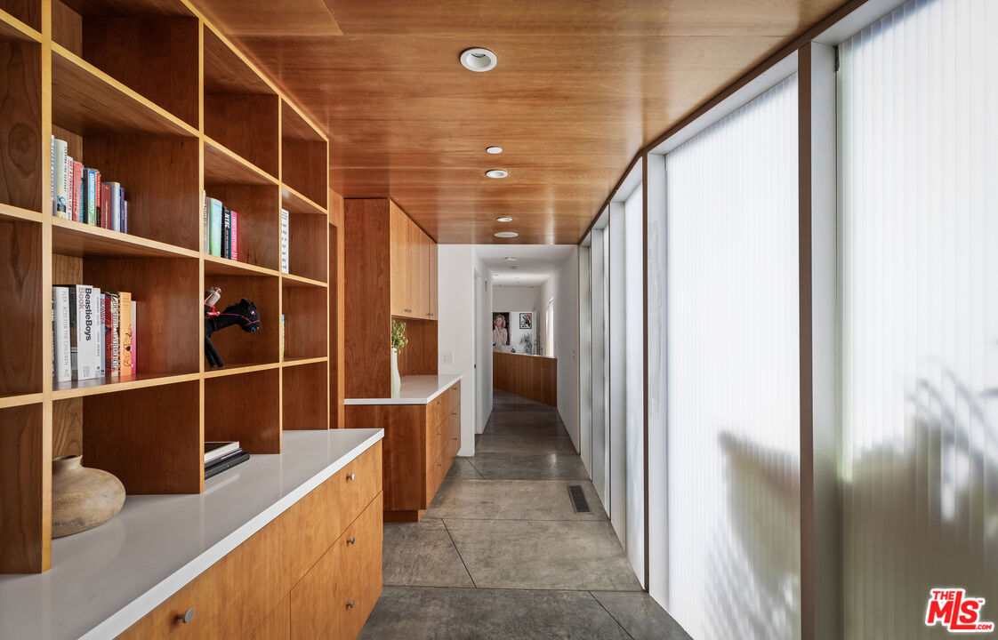 MLS #25585993 image #23