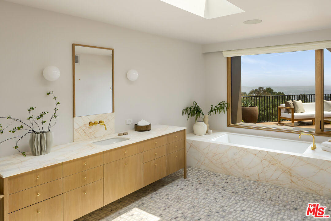 MLS #25586005 image #9