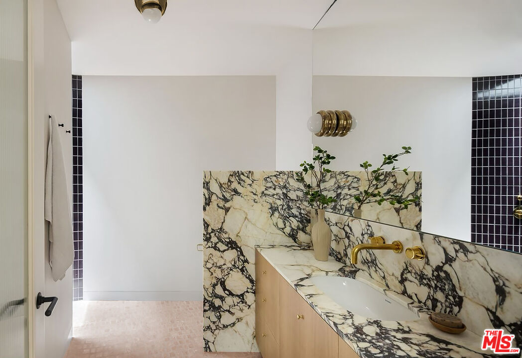 MLS #25586005 image #15