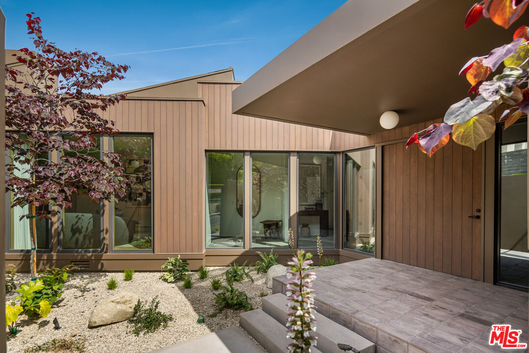 MLS #25586005 image #1