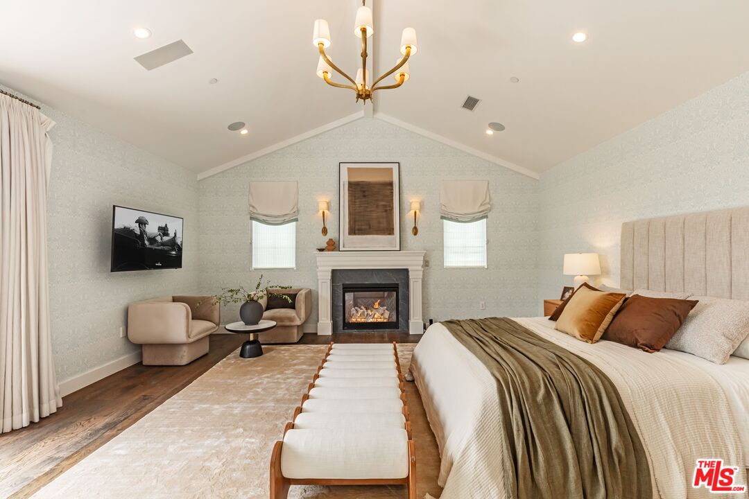 MLS #25586055 image #16