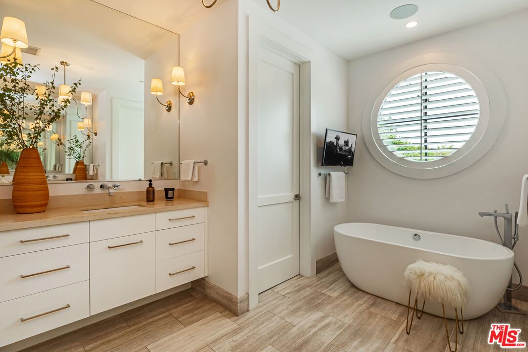 MLS #25586055 image #20