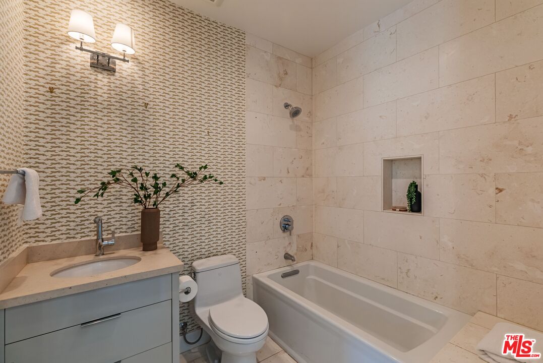 MLS #25586055 image #26