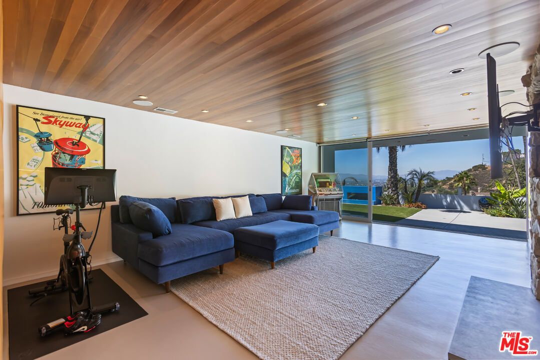 MLS #25586073 image #9