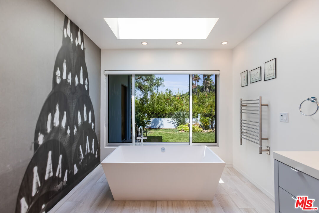 MLS #25586073 image #15