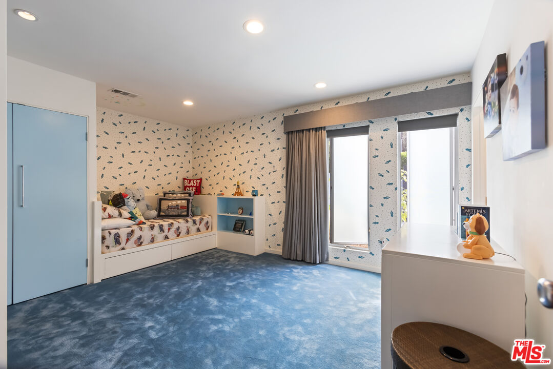 MLS #25586073 image #16