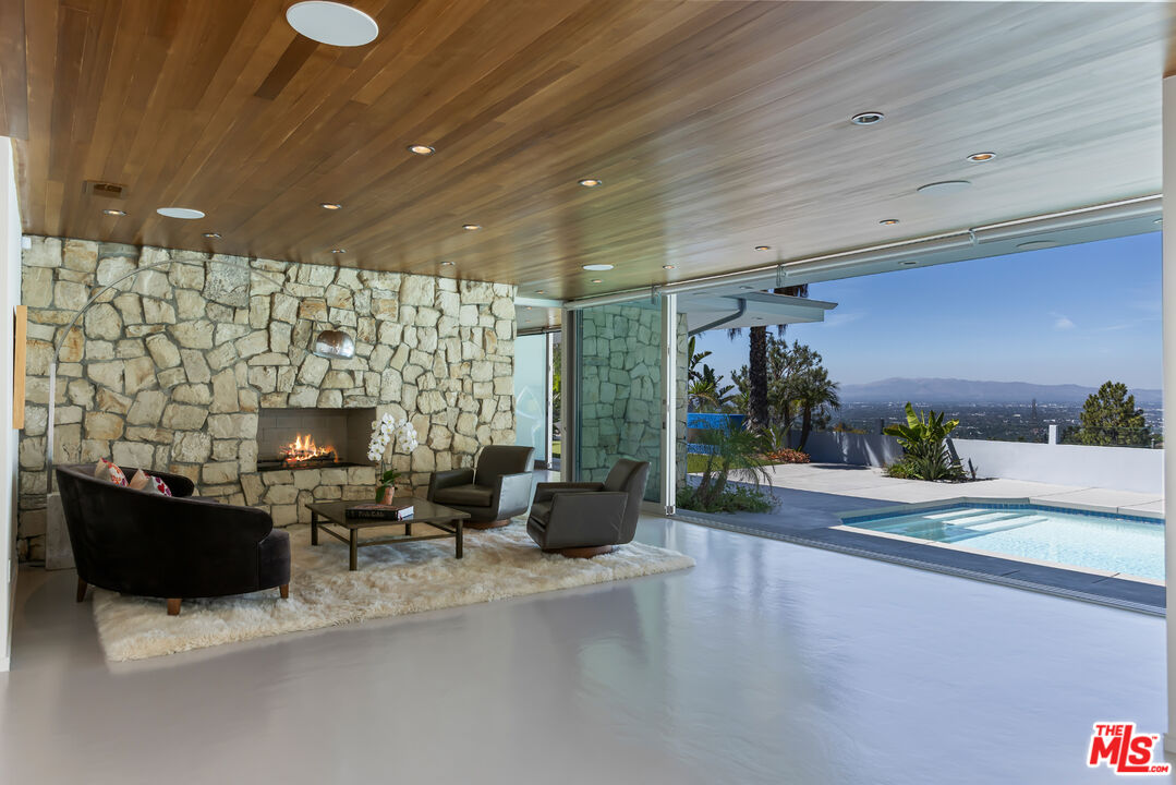 MLS #25586073 image #1