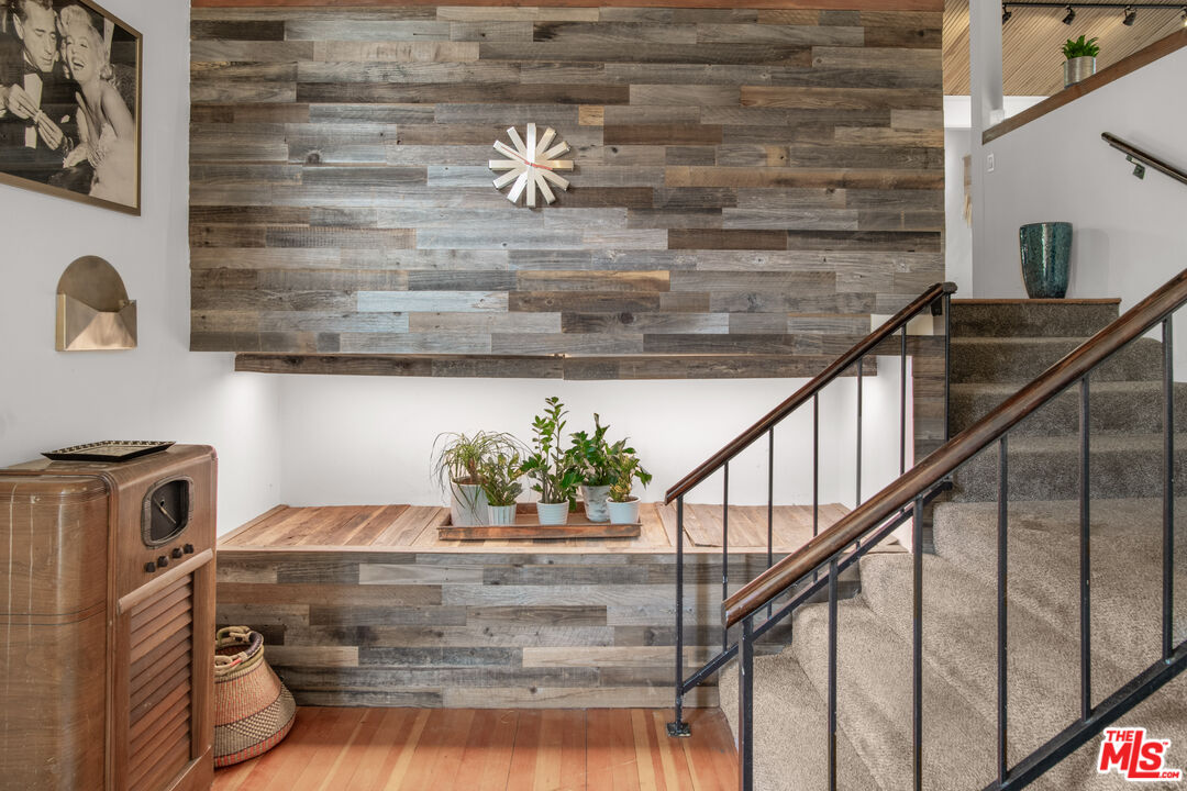 MLS #25586157 image #24